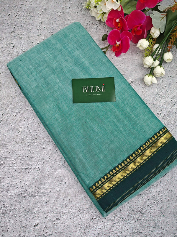 Light sea green with jungle green border