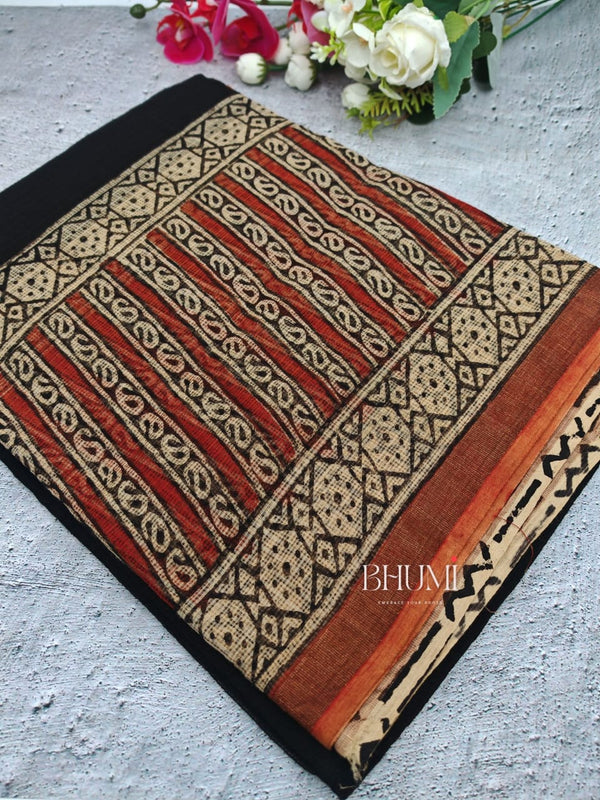 Black and horizontal pattern border
